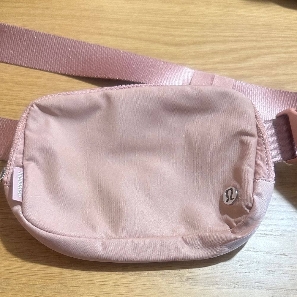 Lululemon Everywhere Belt Bag 1L